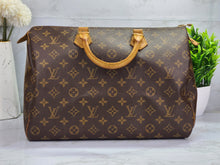 Load image into Gallery viewer, Louis Vuitton Speedy 35
