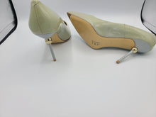Load image into Gallery viewer, Roger Vivier Point Toe Heels
