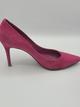 Load image into Gallery viewer, Gianvito Rossi Suede Pumps
