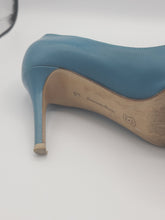 Load image into Gallery viewer, Gianvito Rossi Leather Pumps

